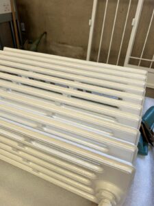 decapage et peinture blanche radiateurs fonte