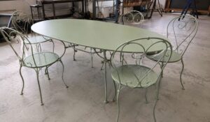 decapage et peinturé table en fer